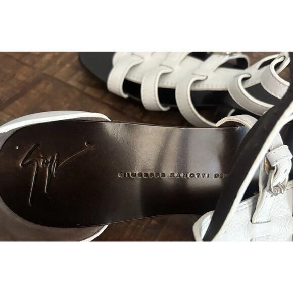 Giuseppe Zanotti Women's White Gladiator Ankle Strap Flats Sandals Size 8.5 - Picture 6 of 16